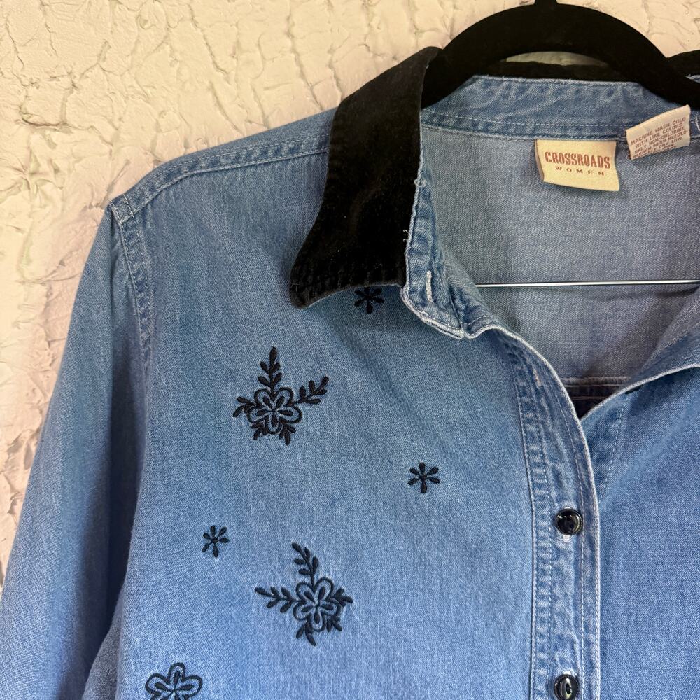 Vintage Embroidered Denim Shirt Women XL Floral Western Chambray Button Up 90s
